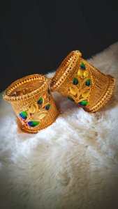 Minakari chur (single)