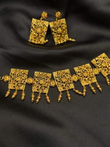 Kolka Box Choker