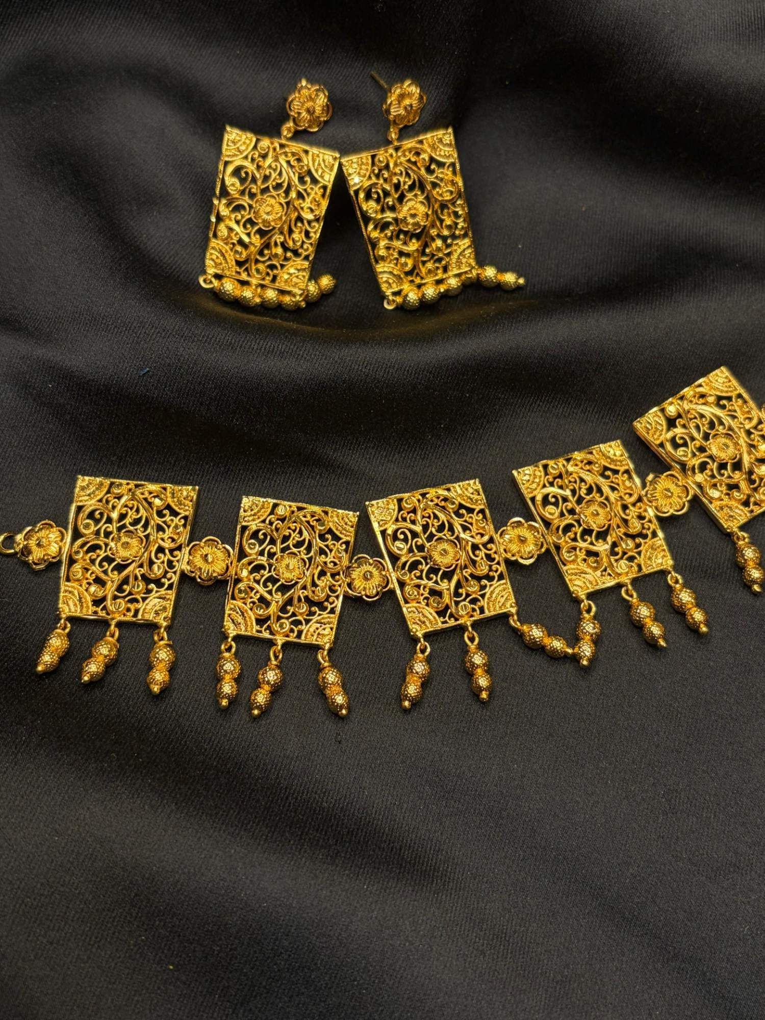 Kolka Box Choker