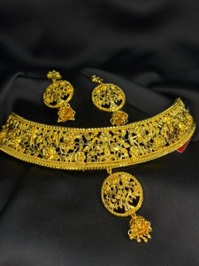Tulsi Choker