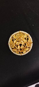 Pearl Tana Rose Brooch (gold )