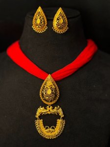 Temple Nakshi peacock pendant