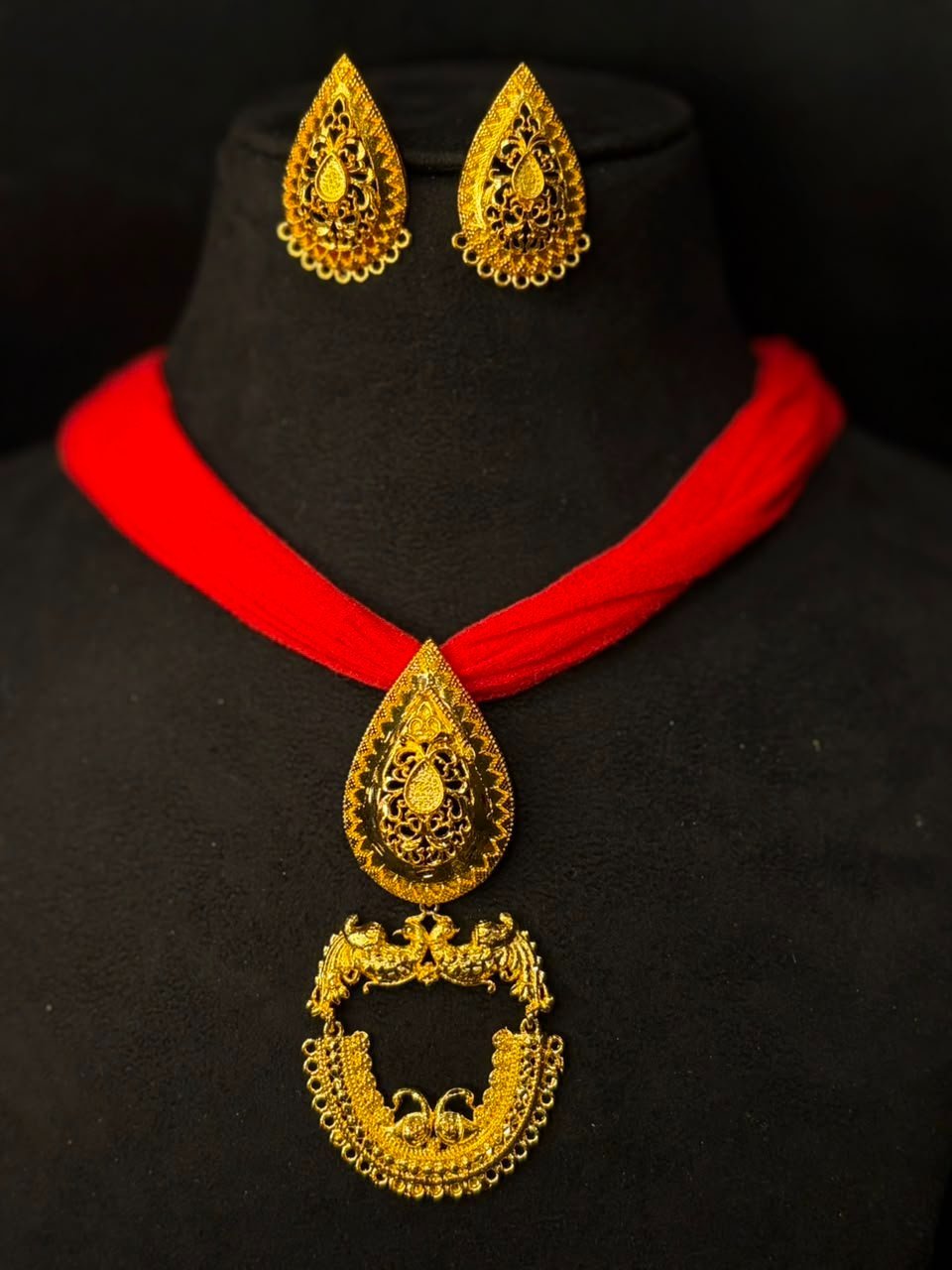 Temple Nakshi peacock pendant