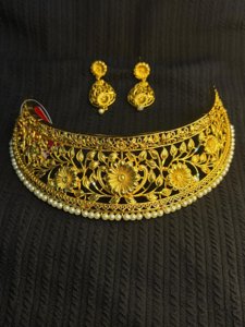 Suvarna Pearl Bridal Choker