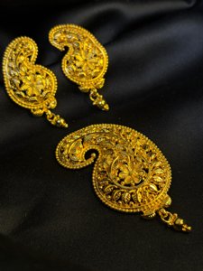 Shabeki Aam kolka pendant set