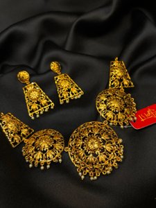 Kundan Necklace Set