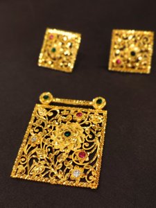 Square pendant (with tercel)