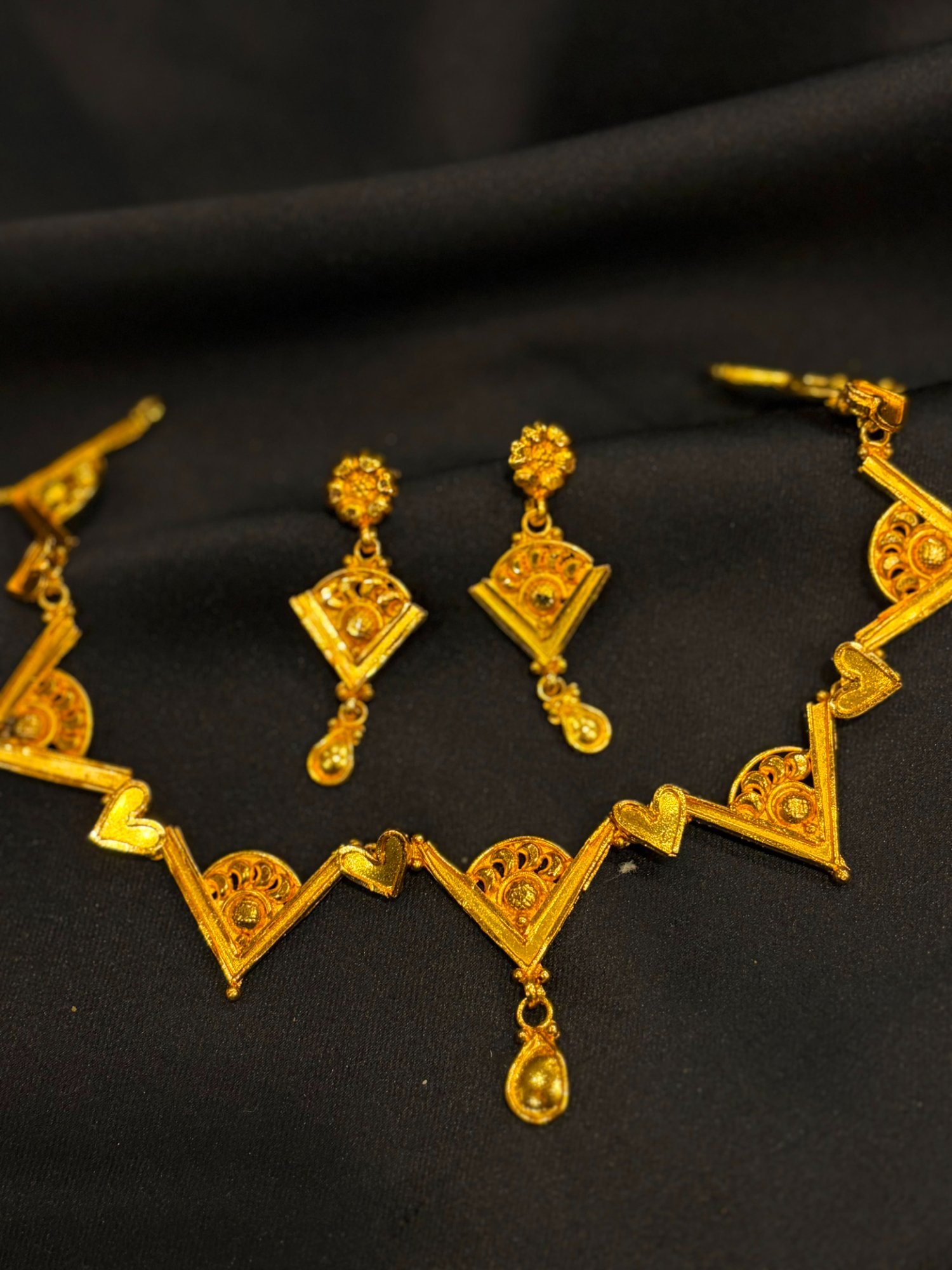 Love Trivug Sleek Necklace