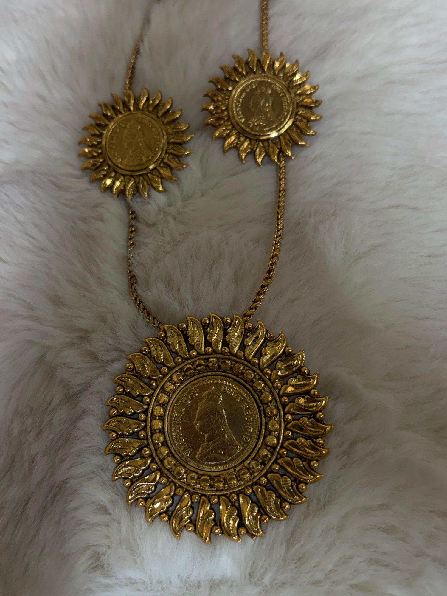 Sunflower Gini Pendant set (Antique)