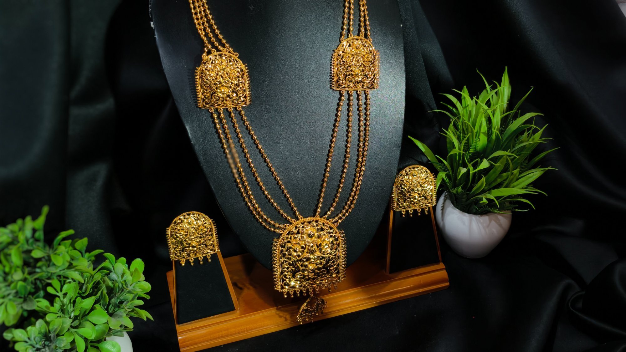 Lahari (kulo motive)