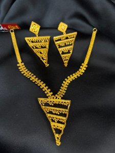 Trishara necklace set