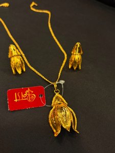 Swarna Chapa Pendant Set