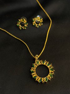 Radiant Pendant Set (Green)