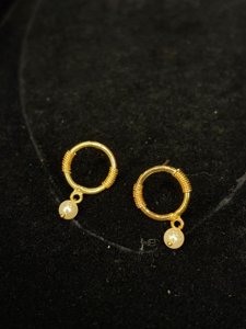 Exclusive Ring Pearl Earring