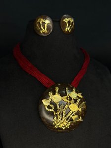 Tribal fish pendant set