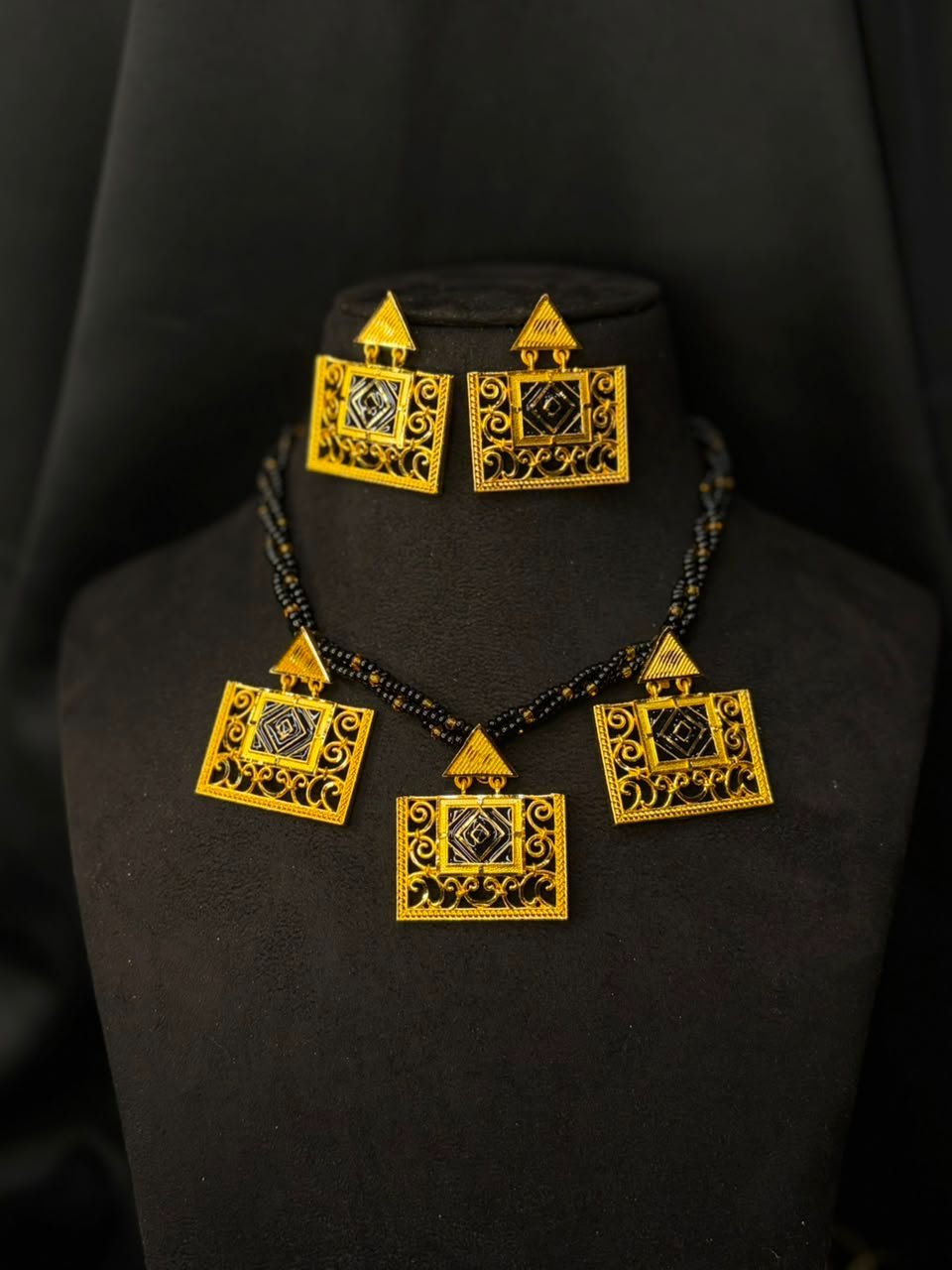 Heritage Square Necklace Set