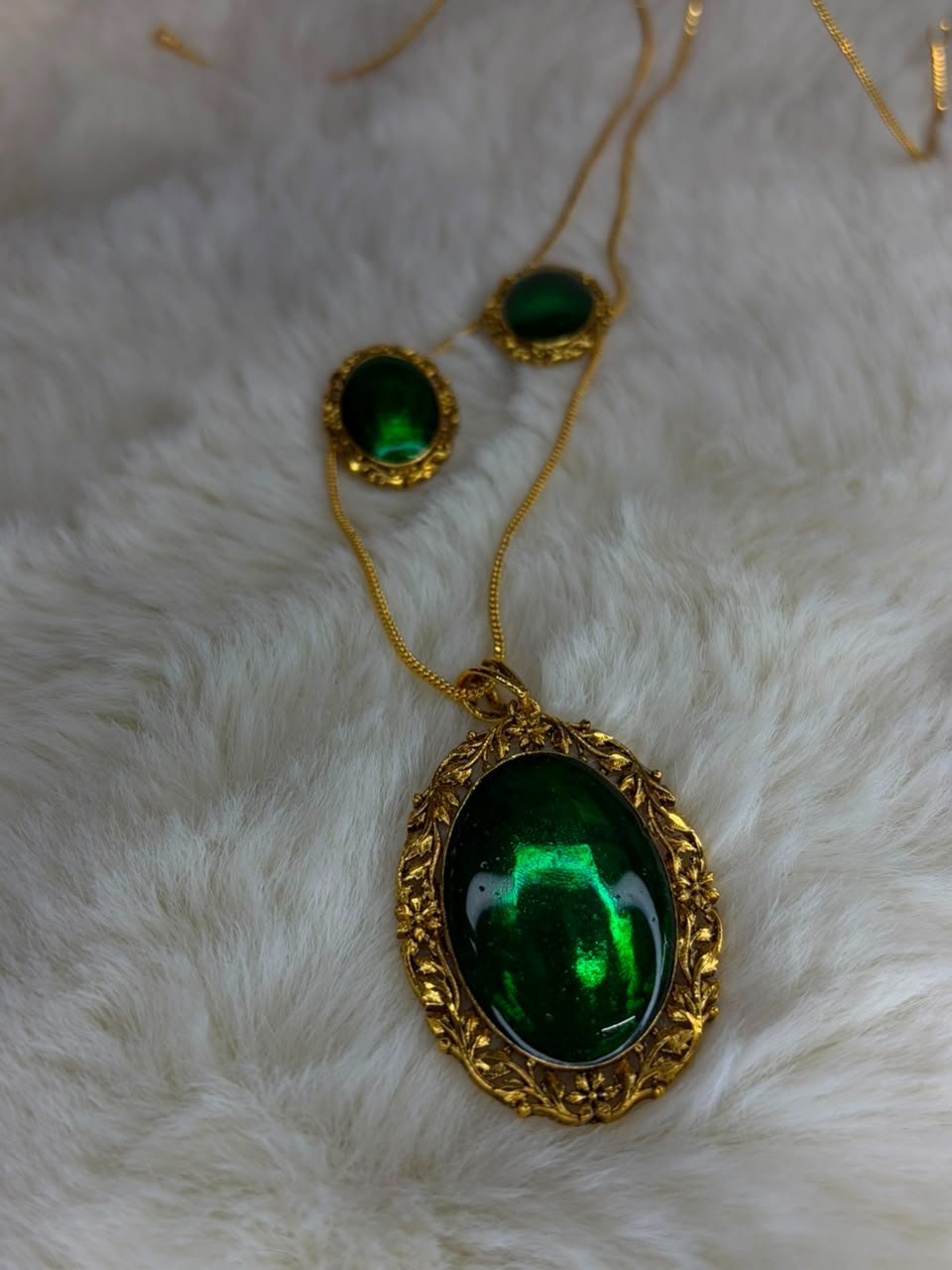 Ayna pendant (bottle green antique polish)