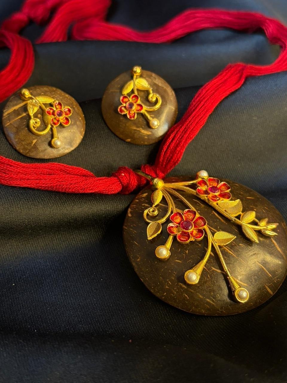 Narkel pendant