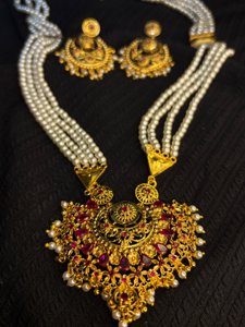 Jorowa Pink Pendant (With Pearl Belt Set)
