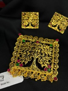 Square tree pendant