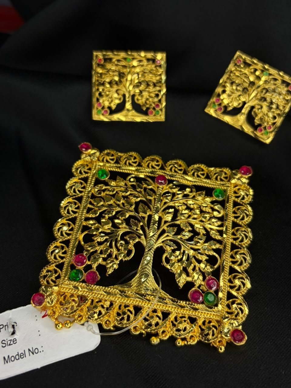 Square tree pendant
