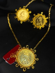 Swarna Mudrika Pendant Set
