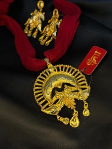 Big  chand  hansh  pendant