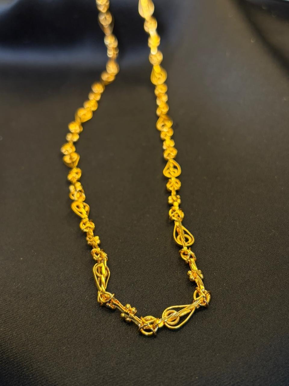 Feather Motif Chain