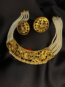 Shabeki lotapata pearl choker