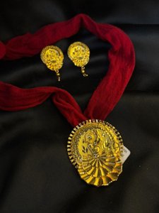 Dancing dall pendant