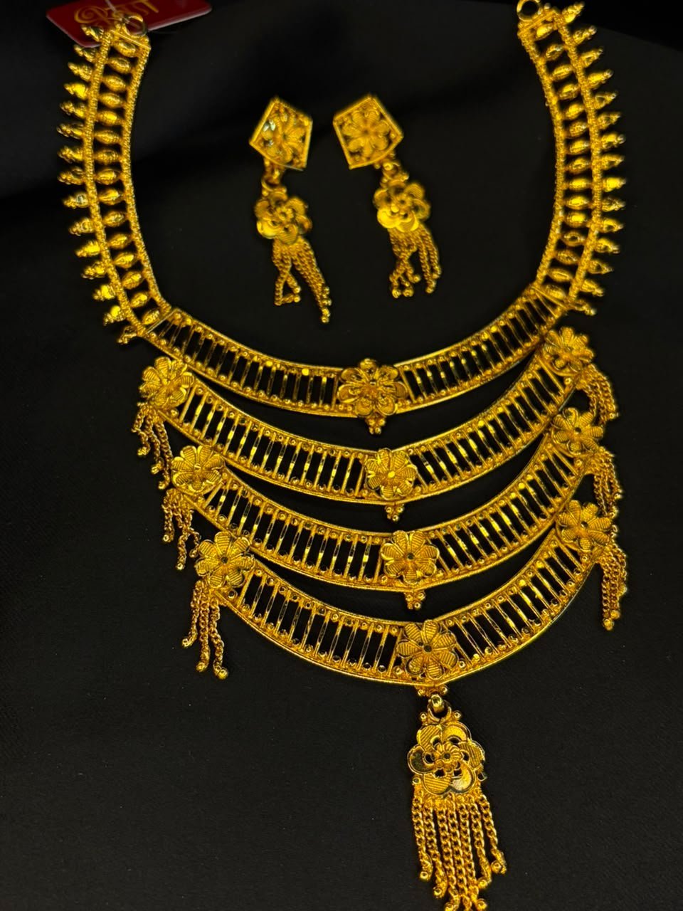 Rajanigandha Layer Necklace Set
