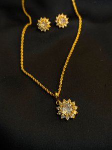 Emerald Star Pendant Set (White)