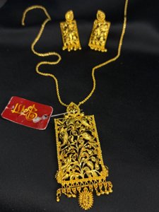 Varnika pendant set