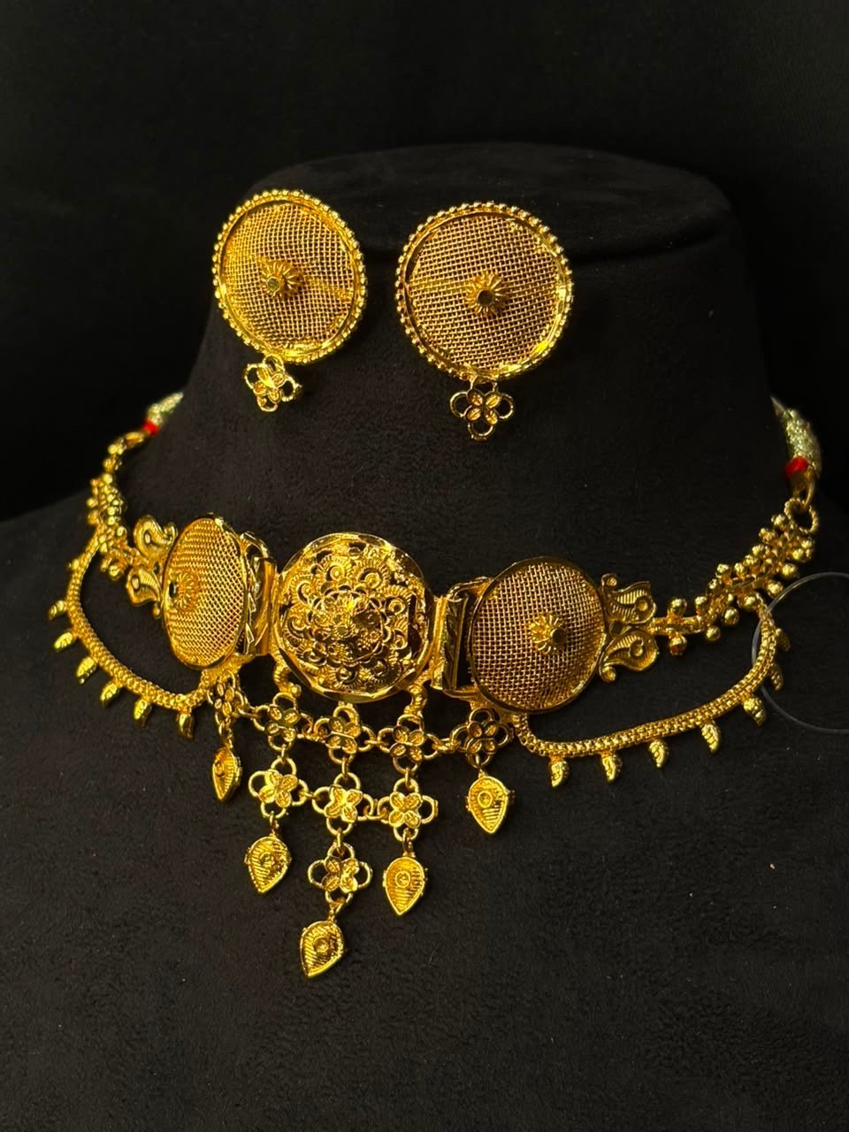 Round Tops Net Choker