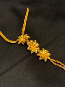 Three Flowers Hat Poddo