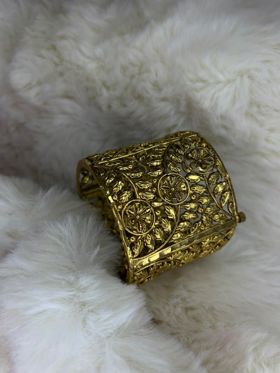 Phoolbela chur (antique polish)