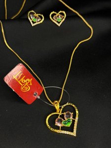 Hridayam pendant Set(pink stone)