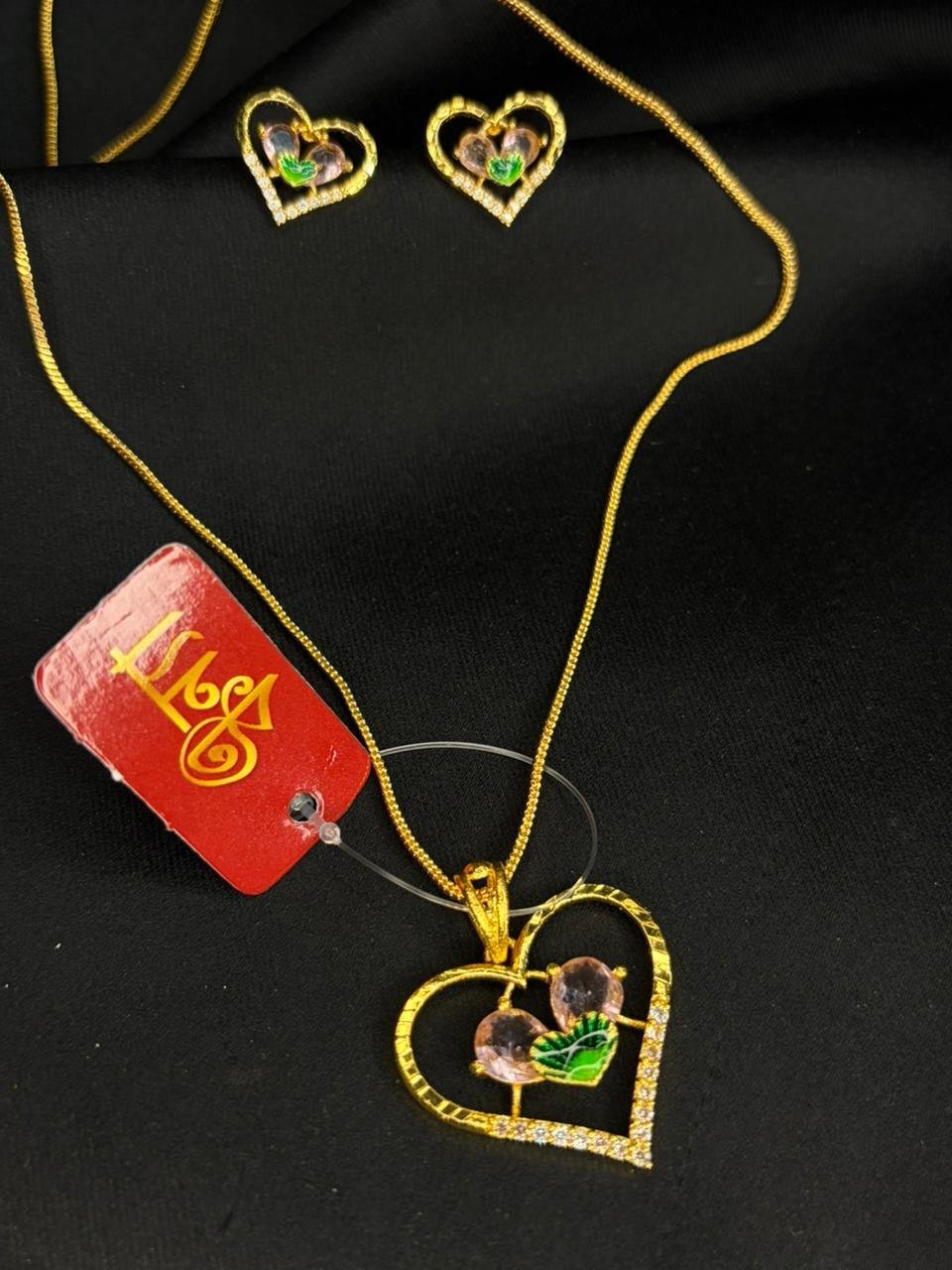 Hridayam pendant Set(pink stone)