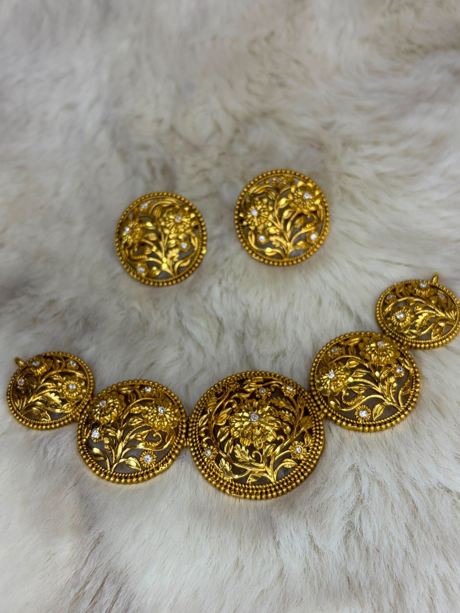 Round Necklace Set (Antique polish)