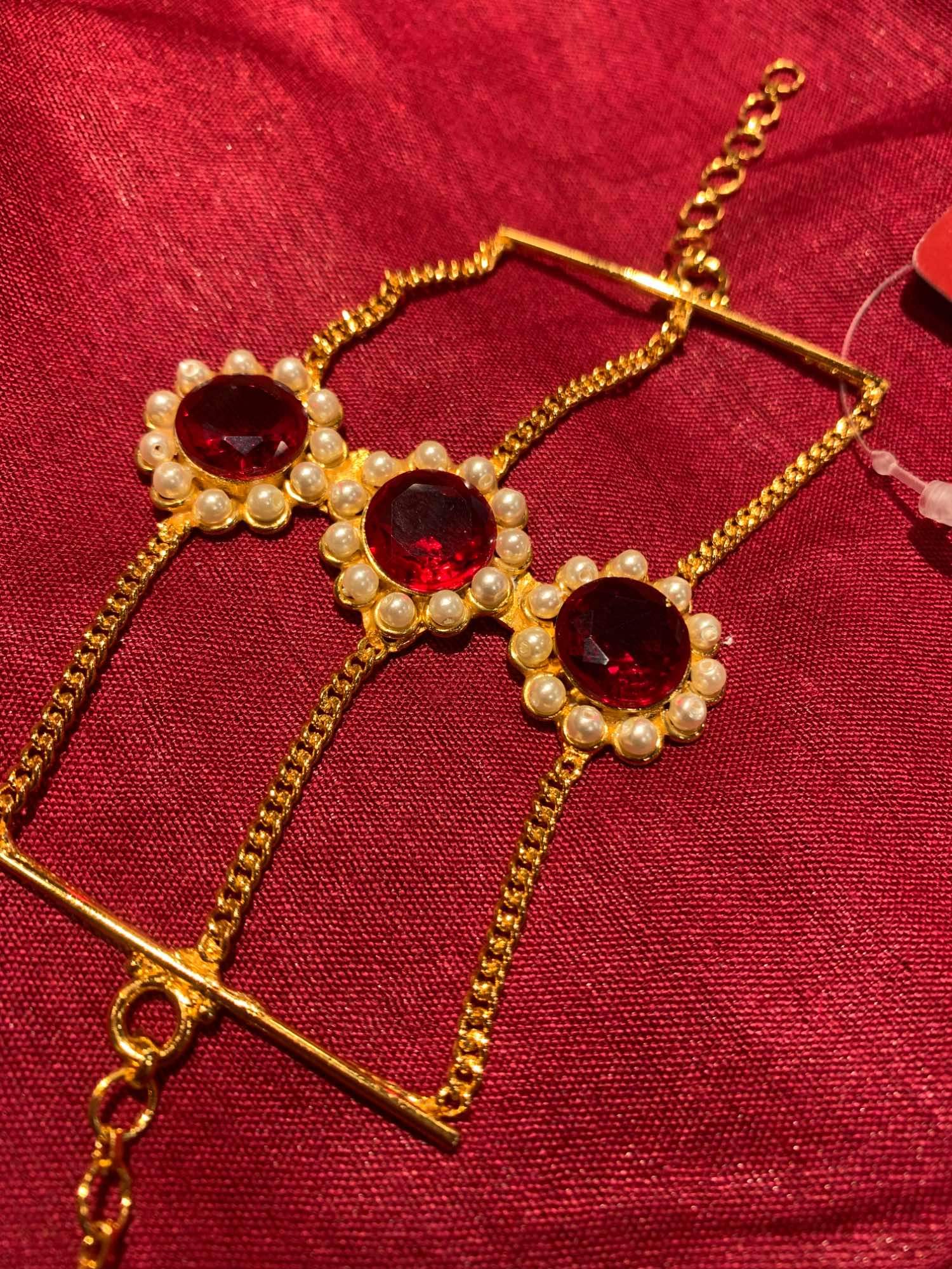 Red stone mantasha