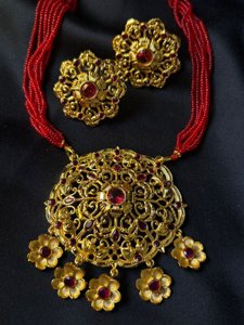 Stone Setting Flower Pendant