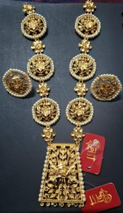 Tana pearl necklace