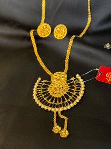 Ful pearl tie chain