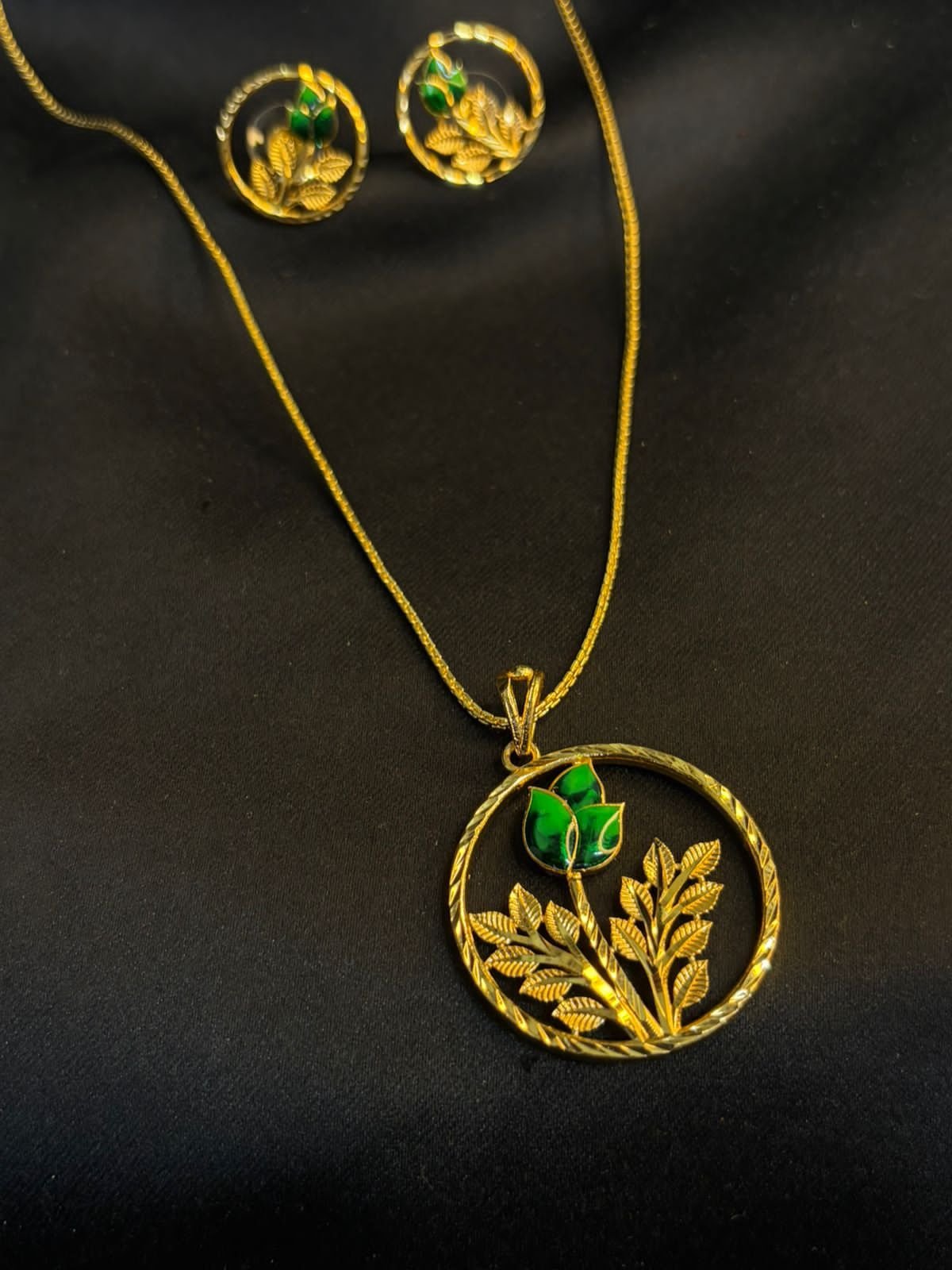 Green Emerald Pendant Set