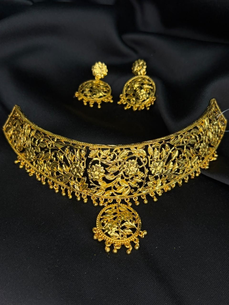Kusum choker