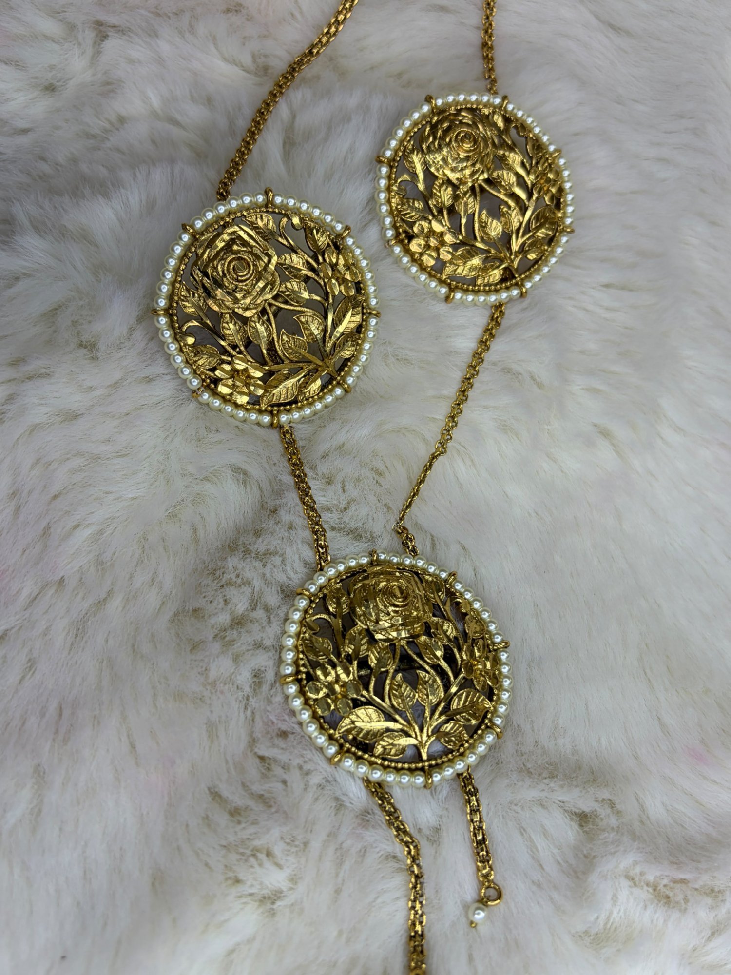 Pearl tana tie chain (antique)