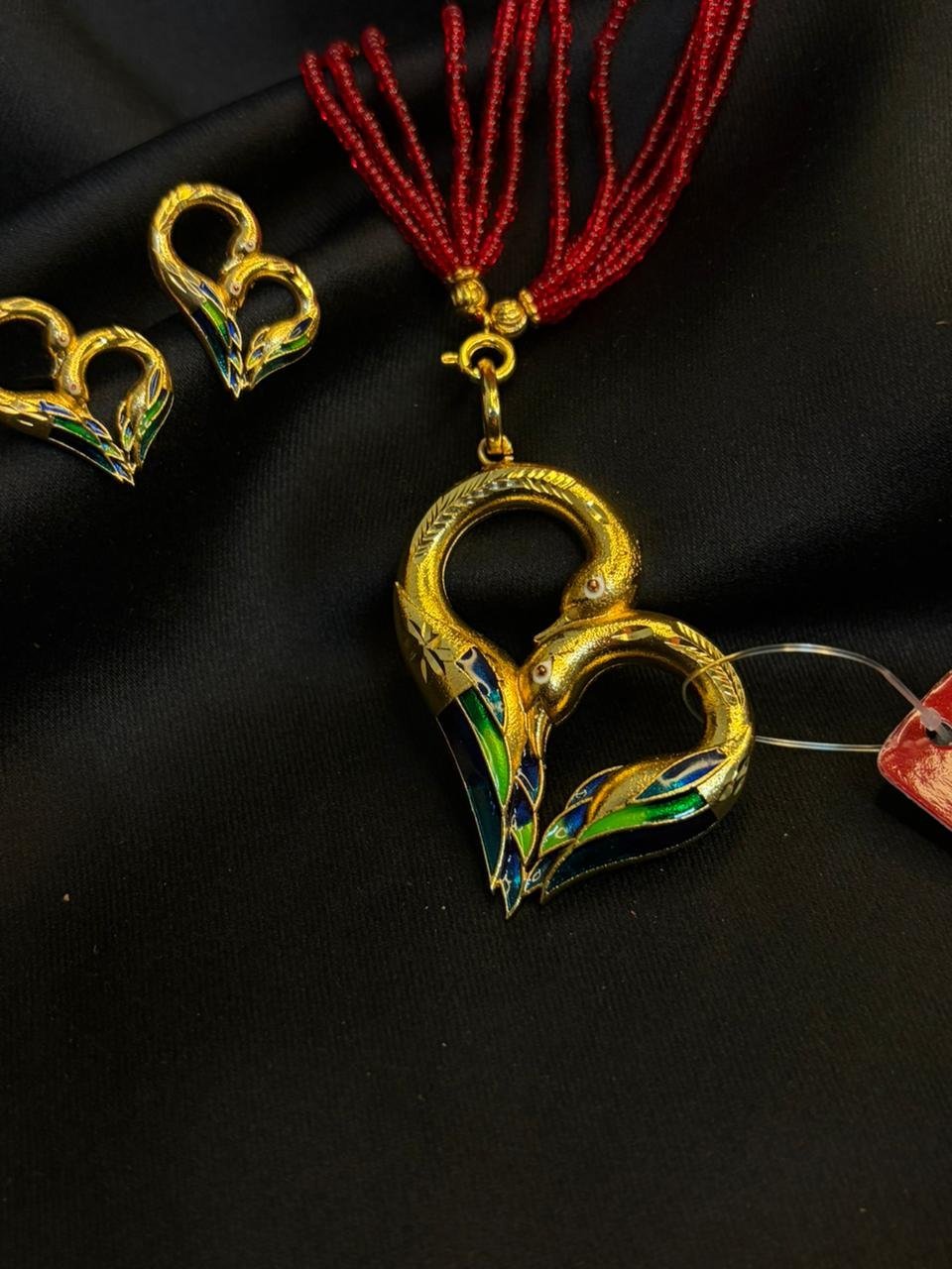 Love Hansh pendant