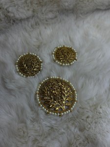 Antique pearl tana pendant set