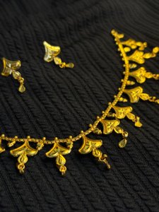 Amrapali necklace