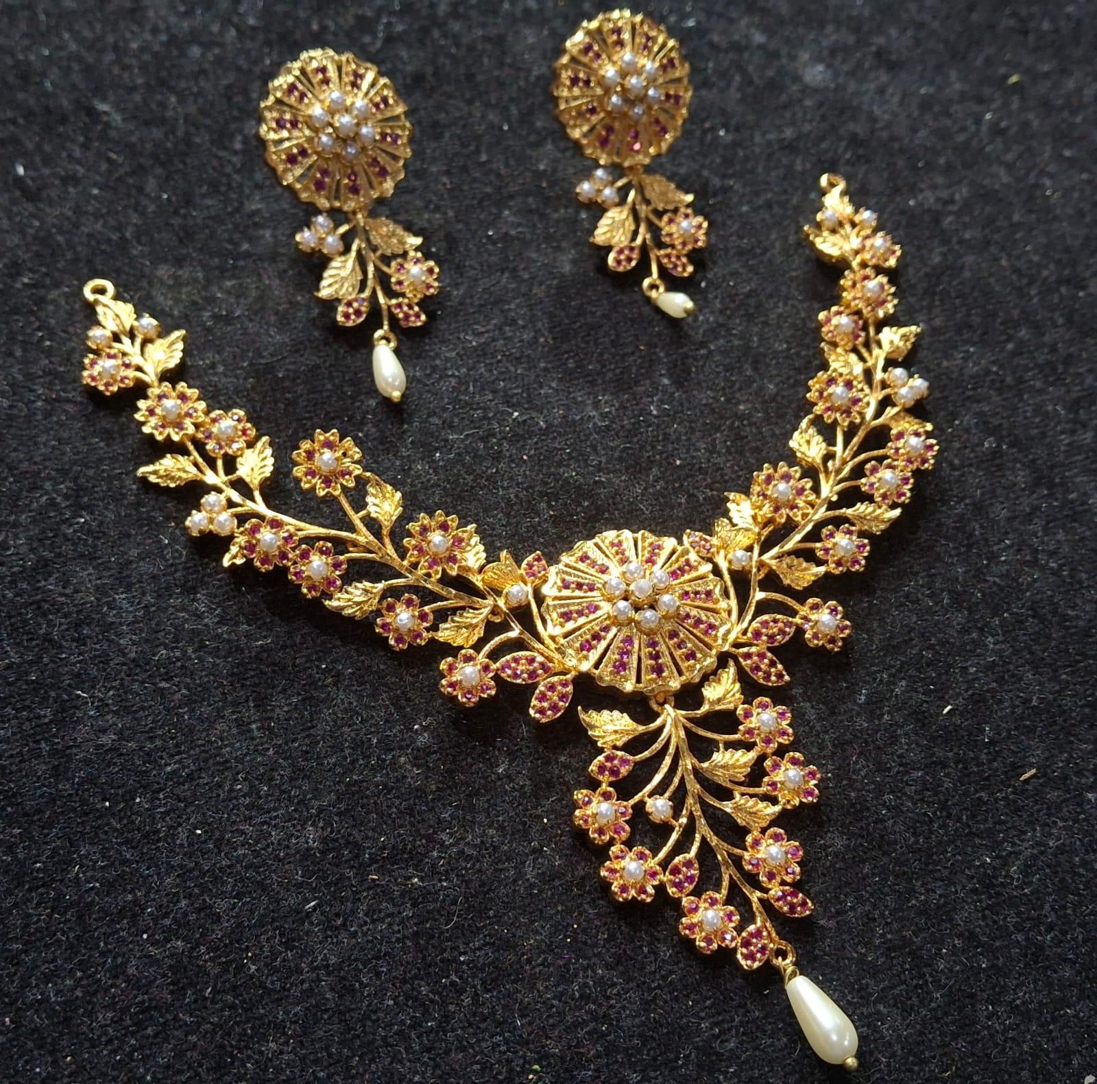 Jorowa necklace (pearl drop)
